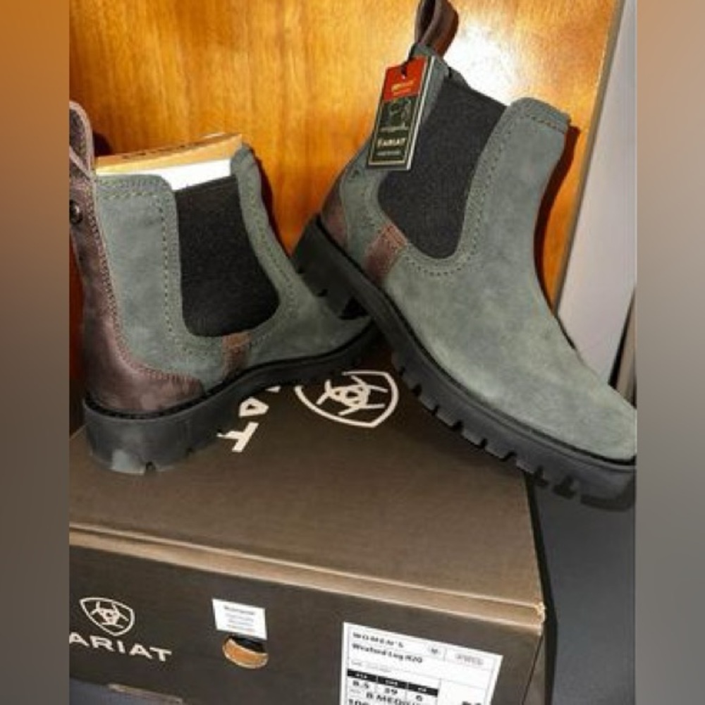 Ariat Chelsea lug boot- Forest green